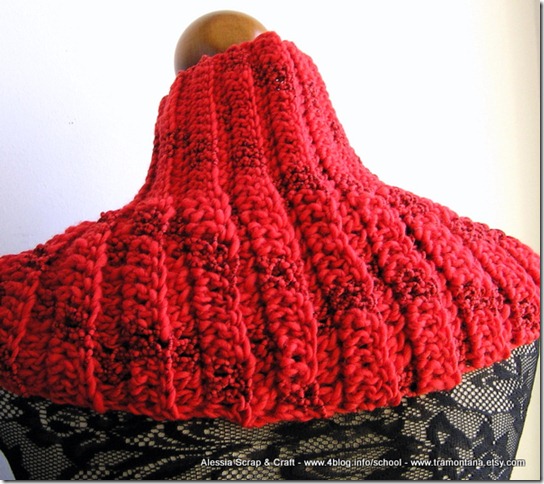 Scaldacollo a mantellina, Red Passion Crochet