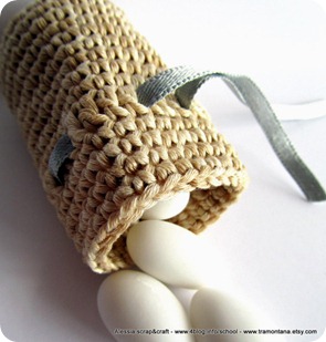 Bomboniera, porta bijoux o porta dentini? Nuovo pattern "clean & simple" a crochet