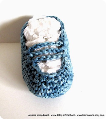 Ancora pattern “clean & simple” a crochet: scarpine da neonato