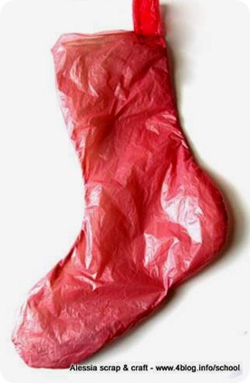 Facciamo la calza della Befana con la plastica riciclata