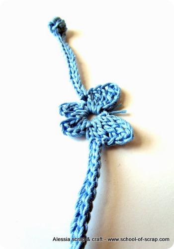 Con le farfalline a crochet si può fare un braccialetto