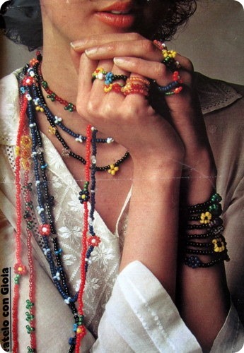 Tutorial Vintage: tante collane e anelli  di fiori di perline